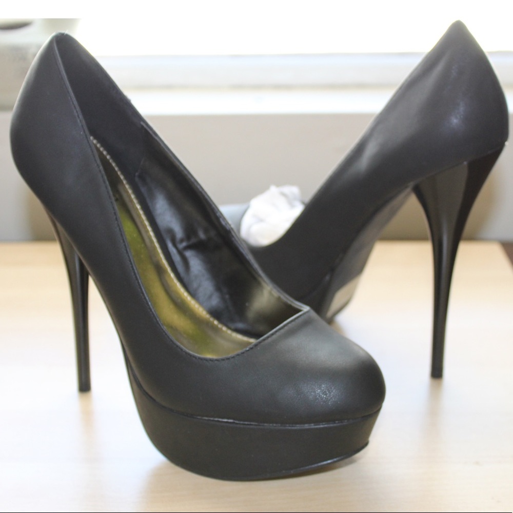 Black Stilletos